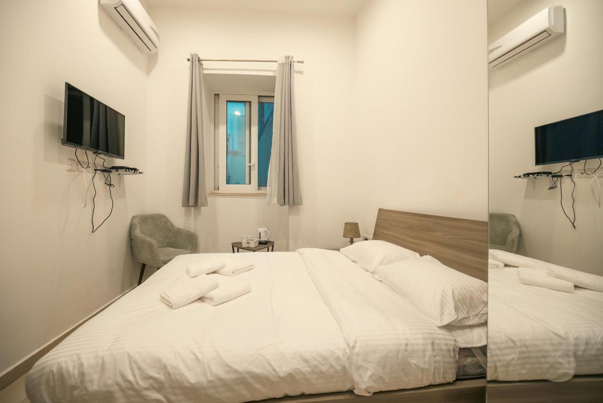 Sliema Central O'Clock B&B Malta Exterior foto