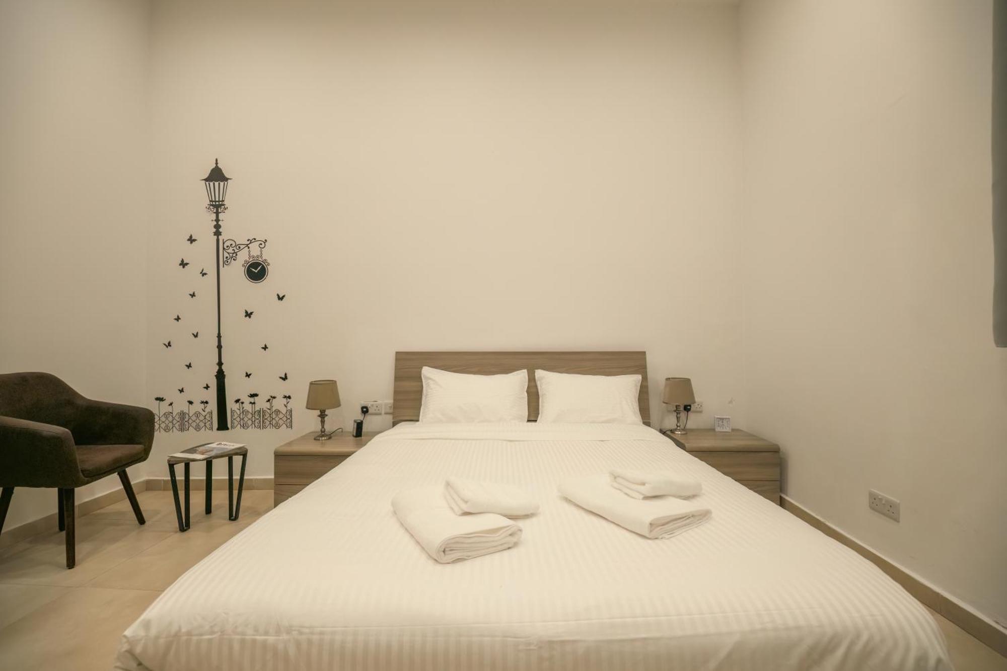 Sliema Central O'Clock B&B Malta Exterior foto
