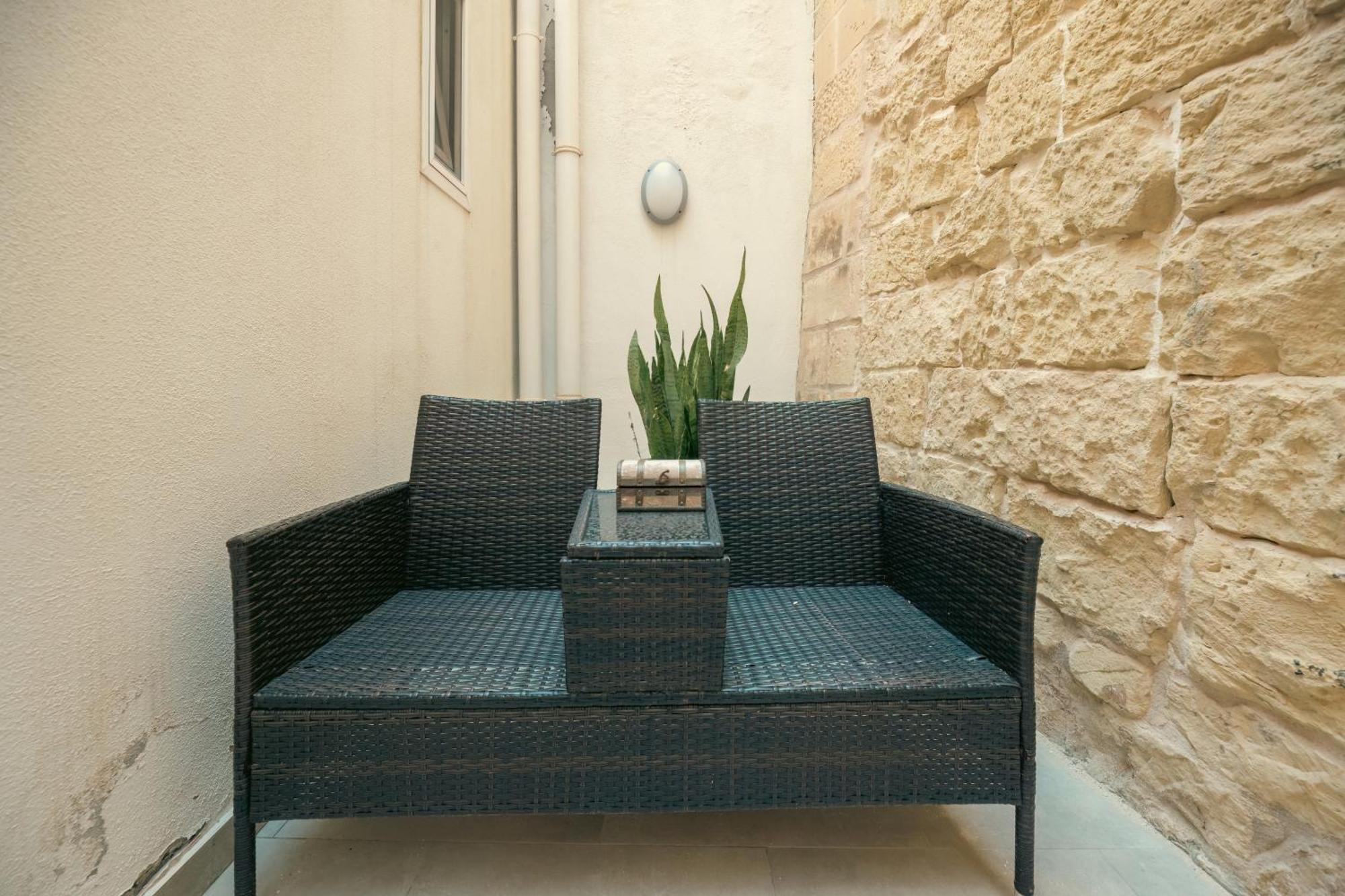 Sliema Central O'Clock B&B Malta Exterior foto
